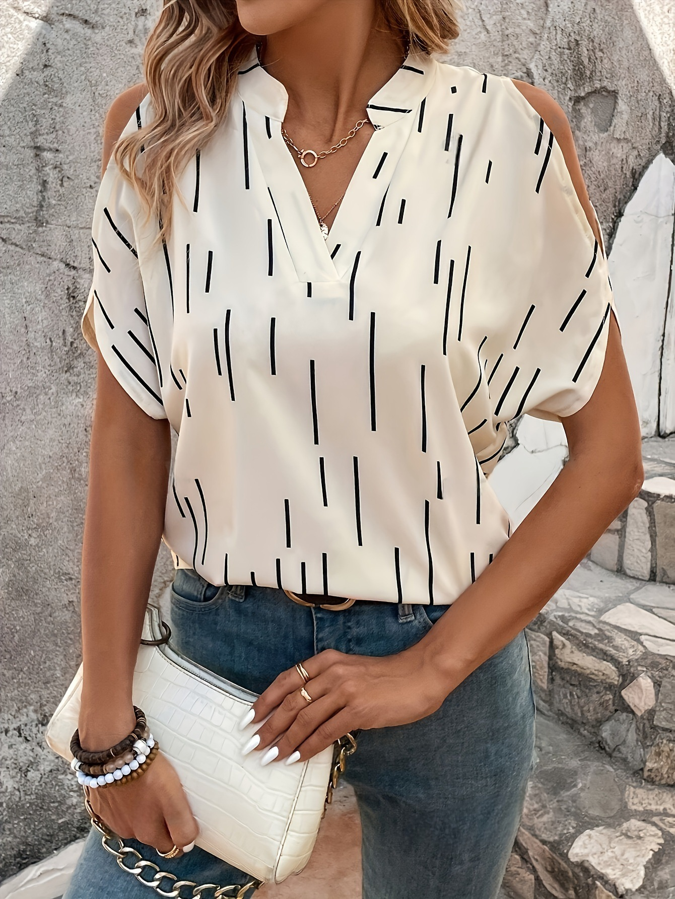 Women'S Printed V-Neck Shirt With Ruffle Sleeves